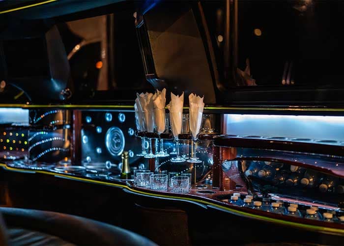 14 Passenger Ford Excursion Limo - View 4