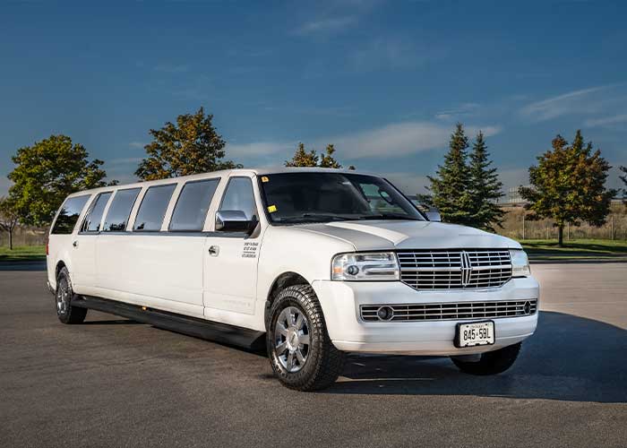 14 Passenger Lincoln Navigator Limo